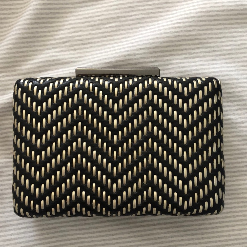 Woven clutch with chain